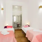 Apartamento Secret & Charming Baixa 4 Bedroom