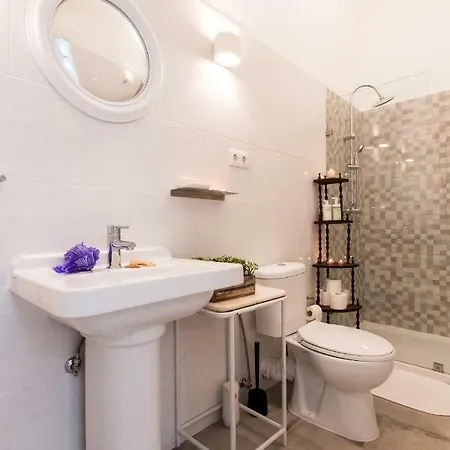 Secret & Charming Baixa 4 Bedroom * ליסבון