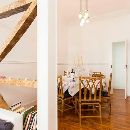 Secret & Charming Baixa 4 Bedroom דירה ליסבון