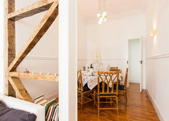 Secret & Charming Baixa 4 Bedroom דירה ליסבון