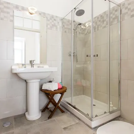 Apartamento Secret & Charming Baixa 4 Bedroom *